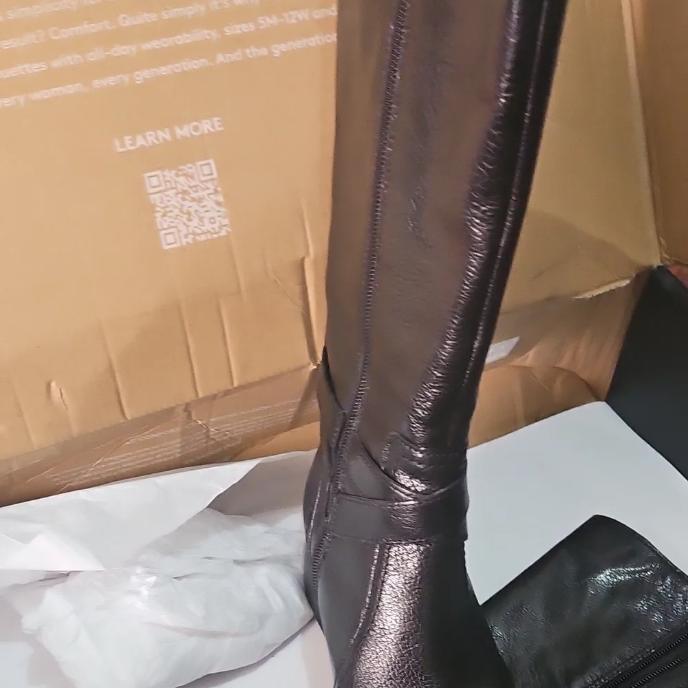 Rena Womens Slip on Zip up Knee-High Boots. Used Once